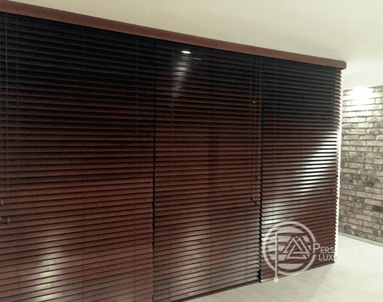 Persianas horizontales de aluminio o madera